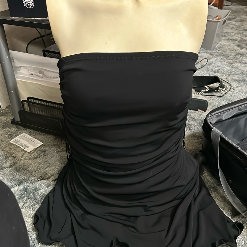 Black strapless shirt